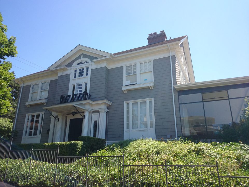 2nd image of 1017 E Blaine St