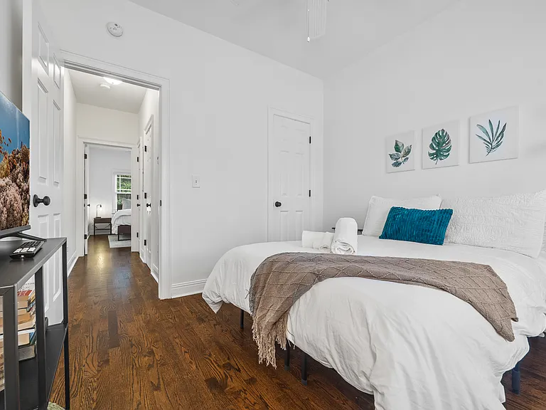 144 Holiday Ave NE — Photo 22