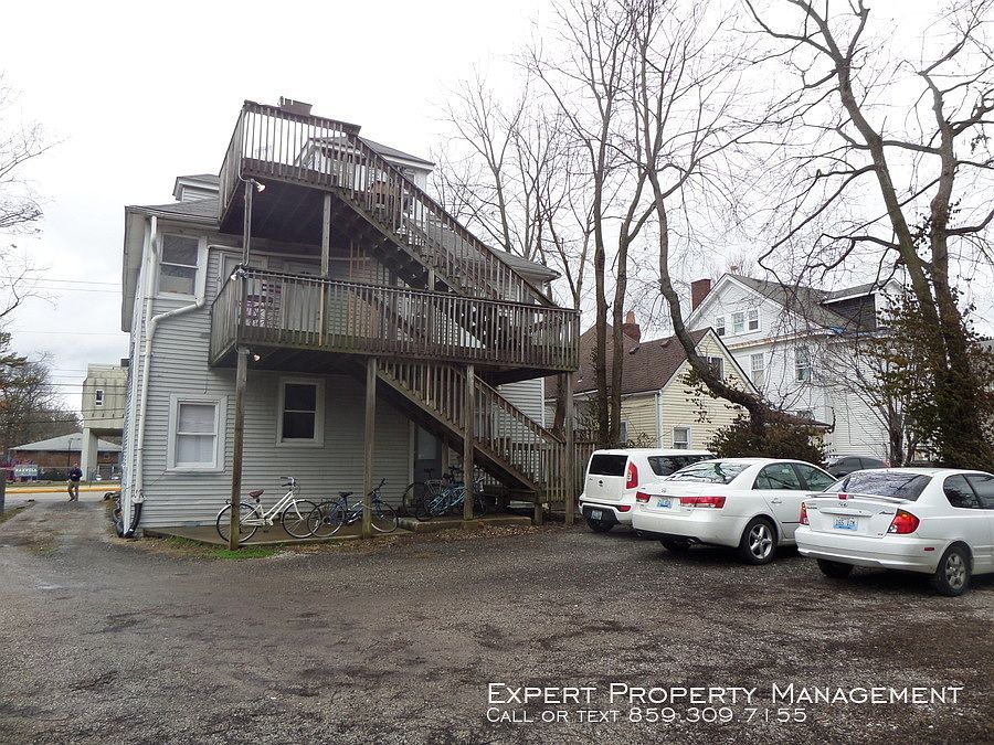 2nd image of 326 Woodland Ave APT 4