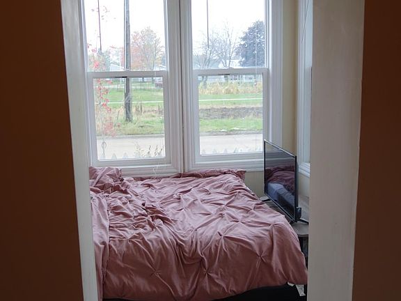 1st floor bedroom/office