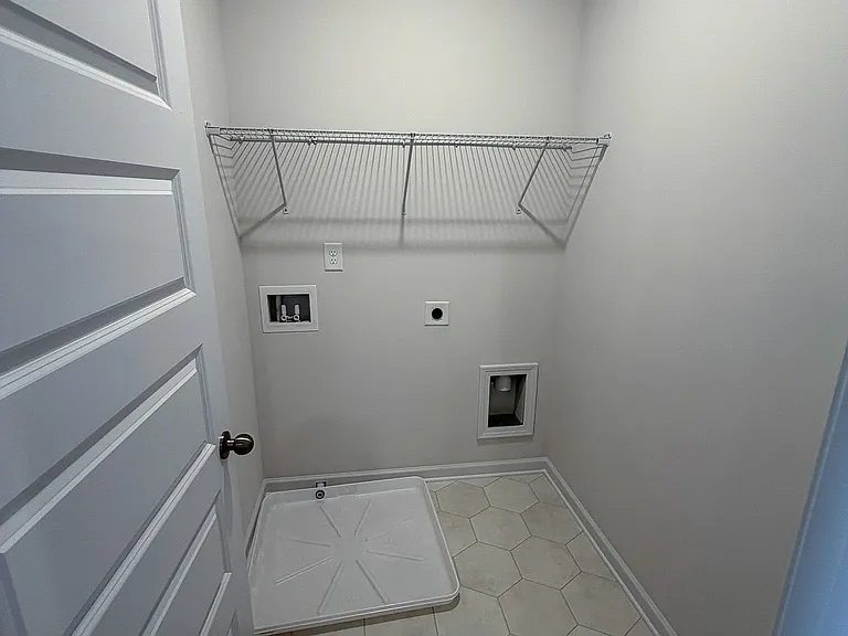 1013 Stiles Ct — Photo 9