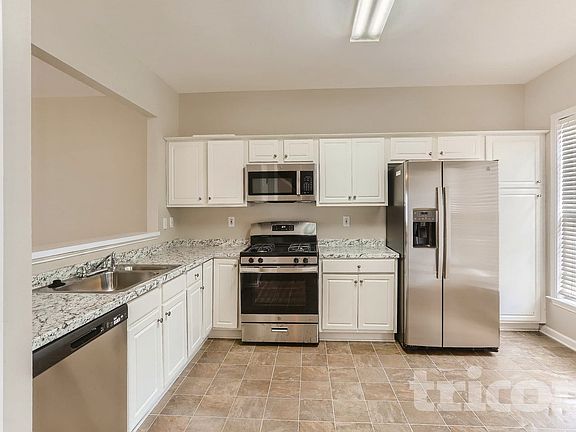5th image of 4014 Howell Park Rd