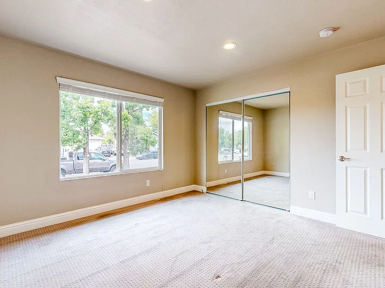 2540 Campbell Dr — Photo 16