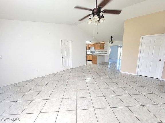 4th image of 3002 NE 4th Pl