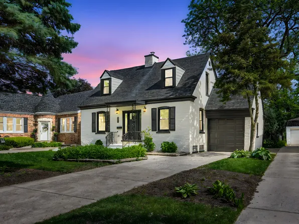 327 Southcote Rd, Riverside, IL 60546