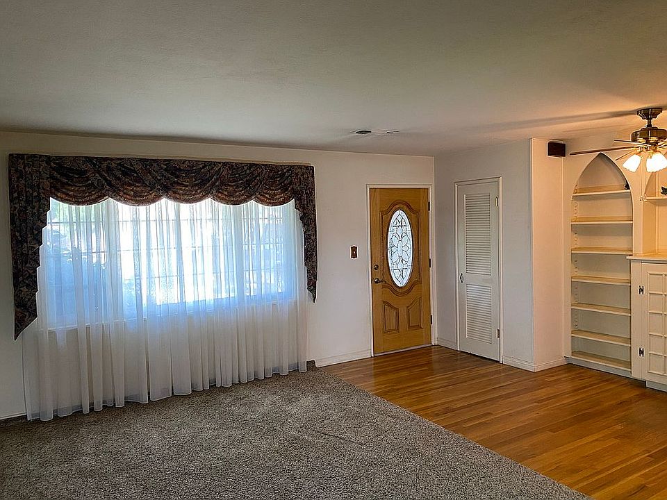 1st image of 225 E Terrace Dr