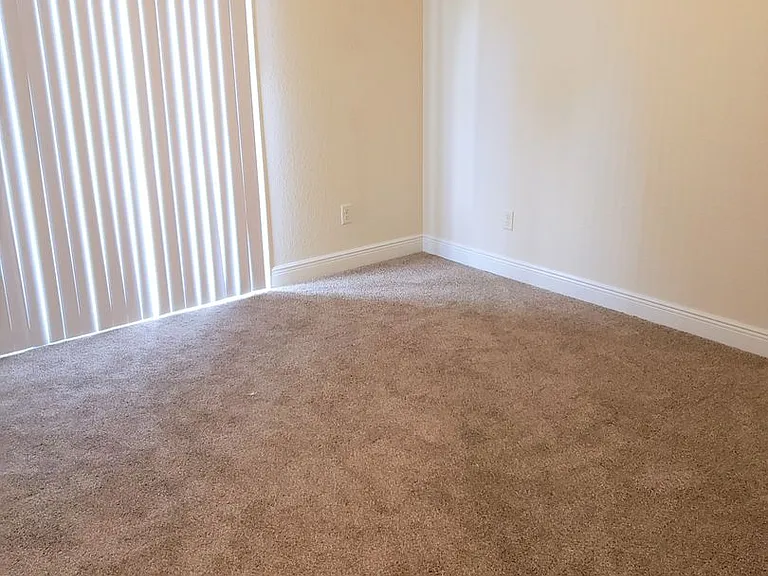 715 N Vermeer Way — Photo 8