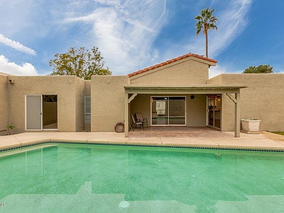 Resort-Style Swimming Pool