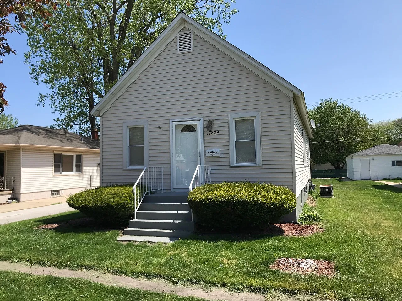 17829 School St photo 1