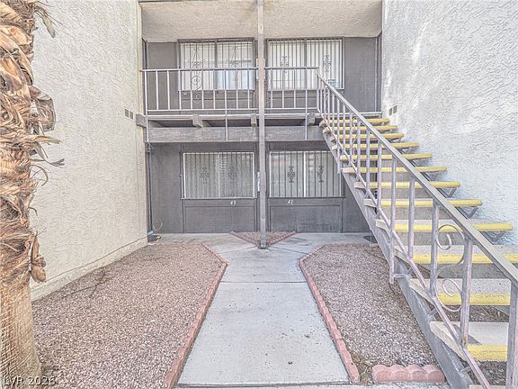4th image of 1370 Vegas Valley Dr APT 44