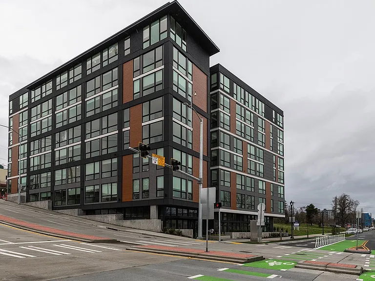 Welcome to AV Lofts! Beautiful views plus in-unit laundry! Up to 8 weeks free! — Photo 56