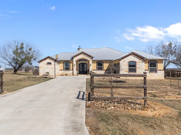 109 Colibro Creek, La Vernia, TX 78121