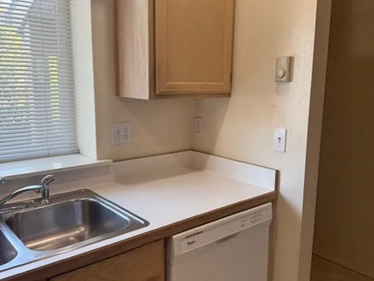 741 Willow Dr #B1 — Photo 2