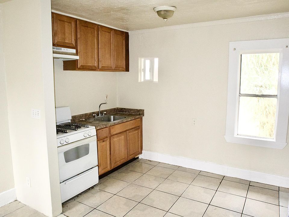 1st image of 1187 N Loma Vista Dr