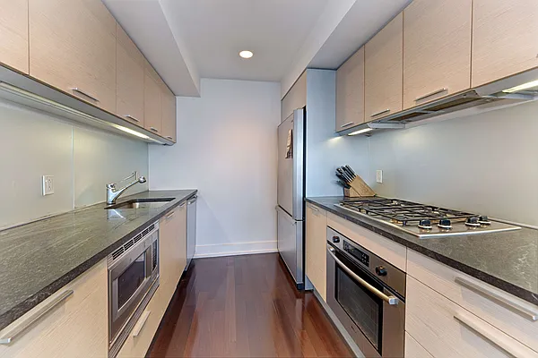 Rented by Halstead Real Estate | media 36