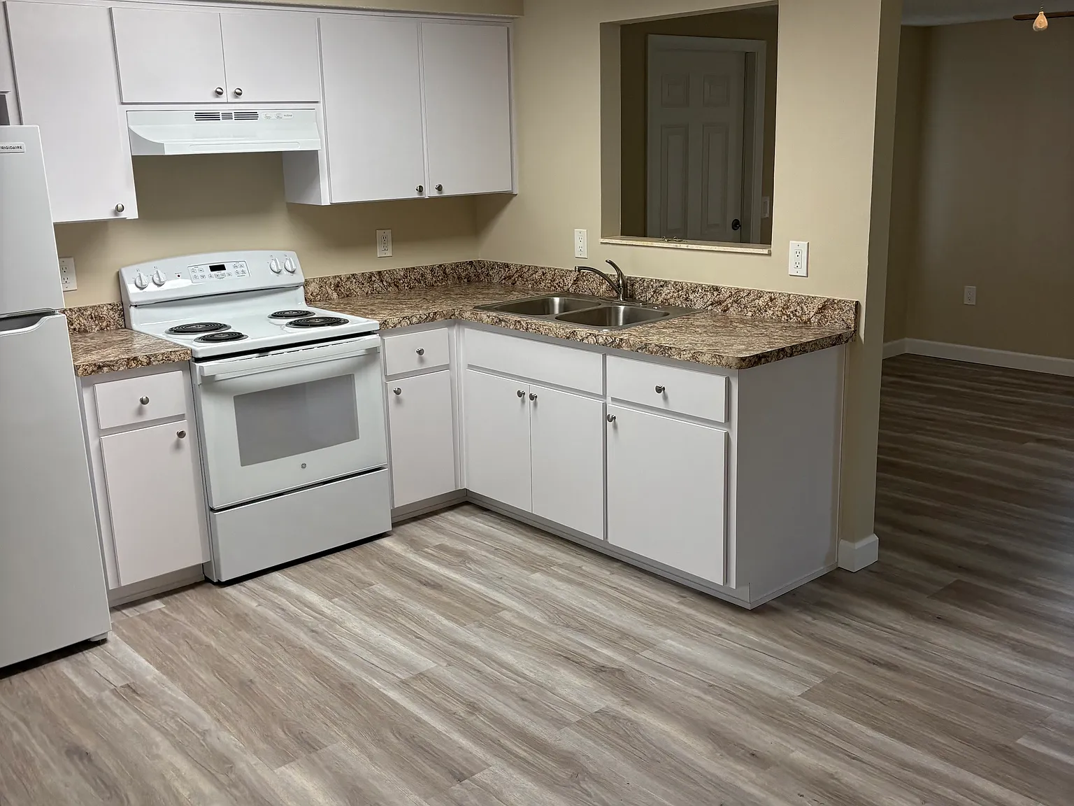 2 bed, 1200 sqft, $1,600 — Photo 2