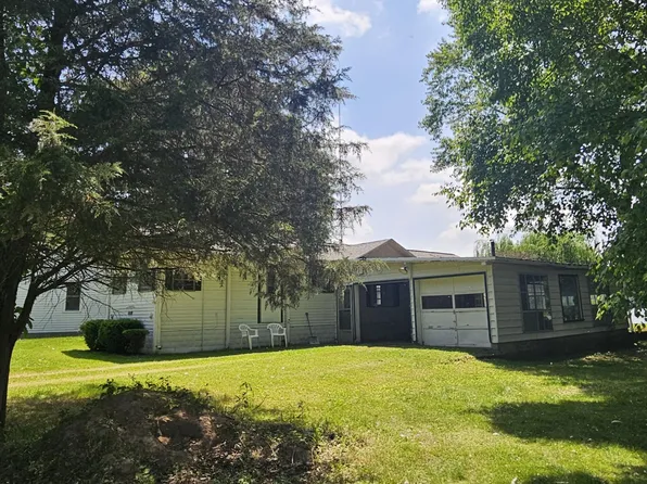 2275 Tamarack St, Lake Odessa, MI 48849