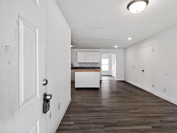 4th image of 3411 Palm Ave