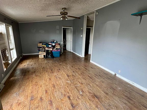4th image of 2924 Meghans Ln