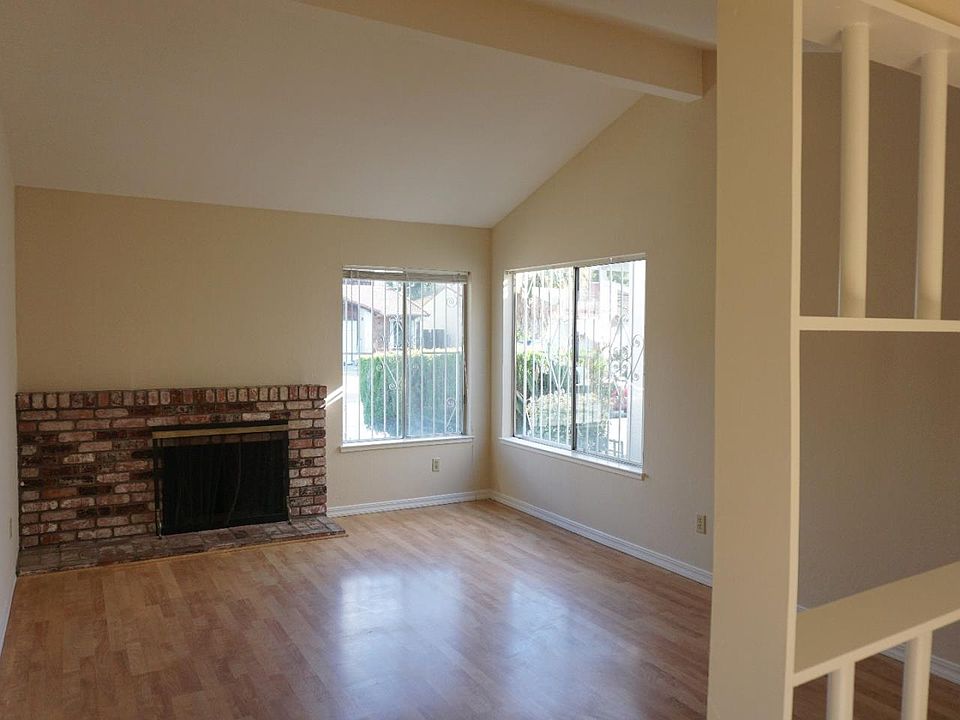 1st image of 331 Ryegate Ct