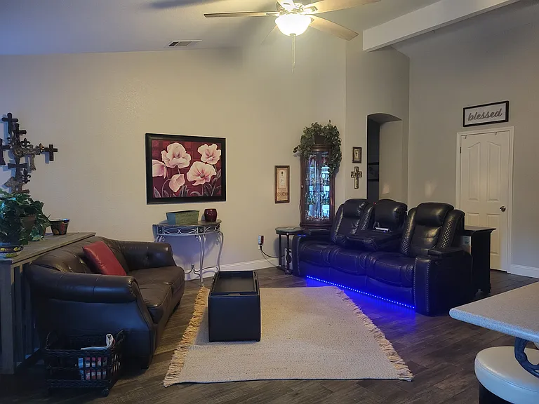 1624 Exeter Ct — Photo 10