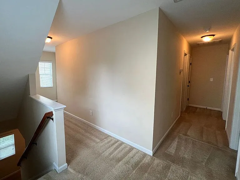 44 Salisbury Ln — Photo 9