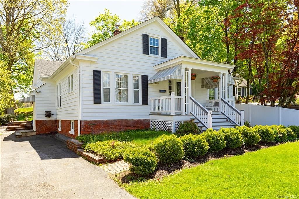 25 Ferris Ln, Poughkeepsie, NY 12601 Zillow