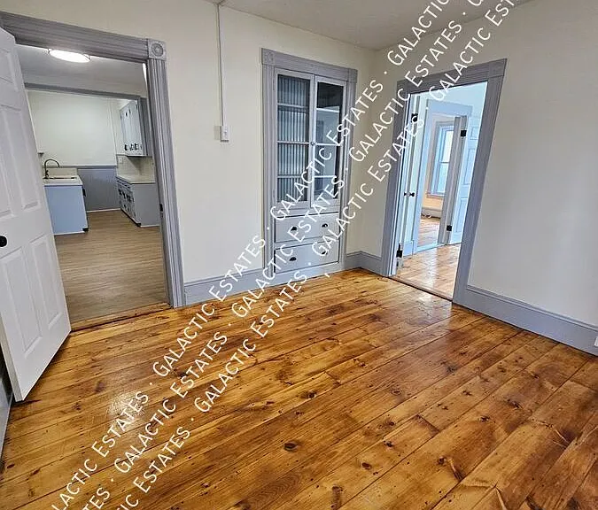 668 Harvard St #1 — Photo 2