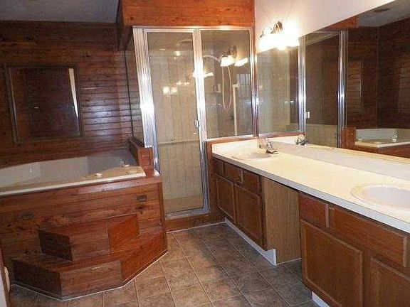 Large master bath
