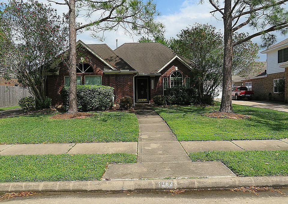 1st image of 13623 Robin Hill Ct