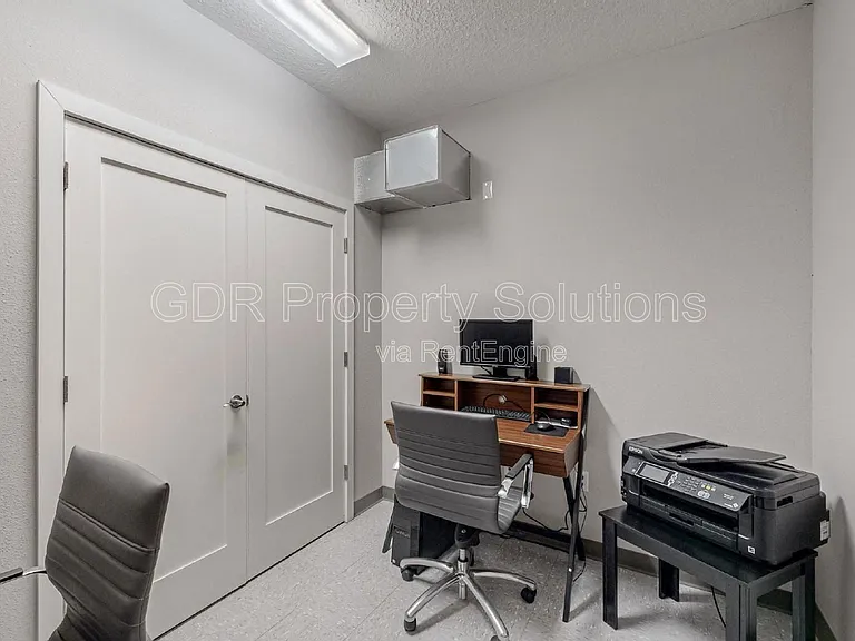 950 4th St NW #304 — Photo 12