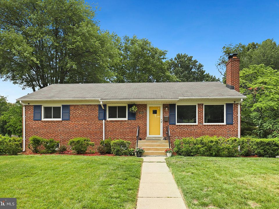 1st image of 3814 Stuart Ct