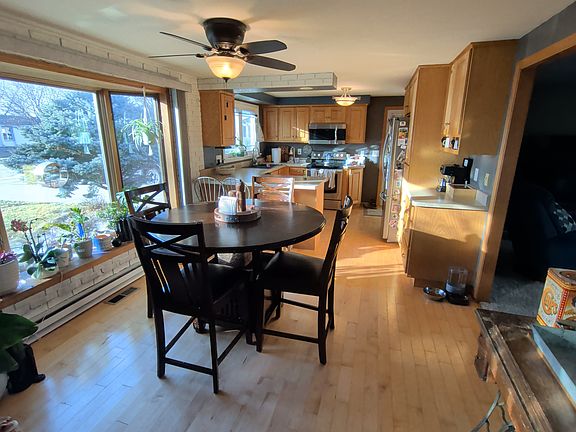 2nd image of 870 Greenfield Trl