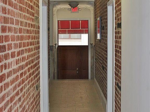 2nd image of 325 Baldwin Ave APT 6