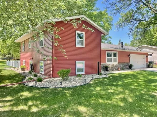 1214 S Halvorson St, Redwood Falls, MN 56283