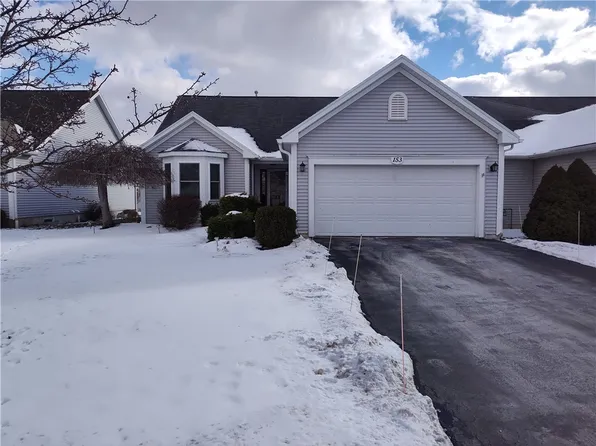 153 Stewart Pl, Canandaigua, NY 14424
