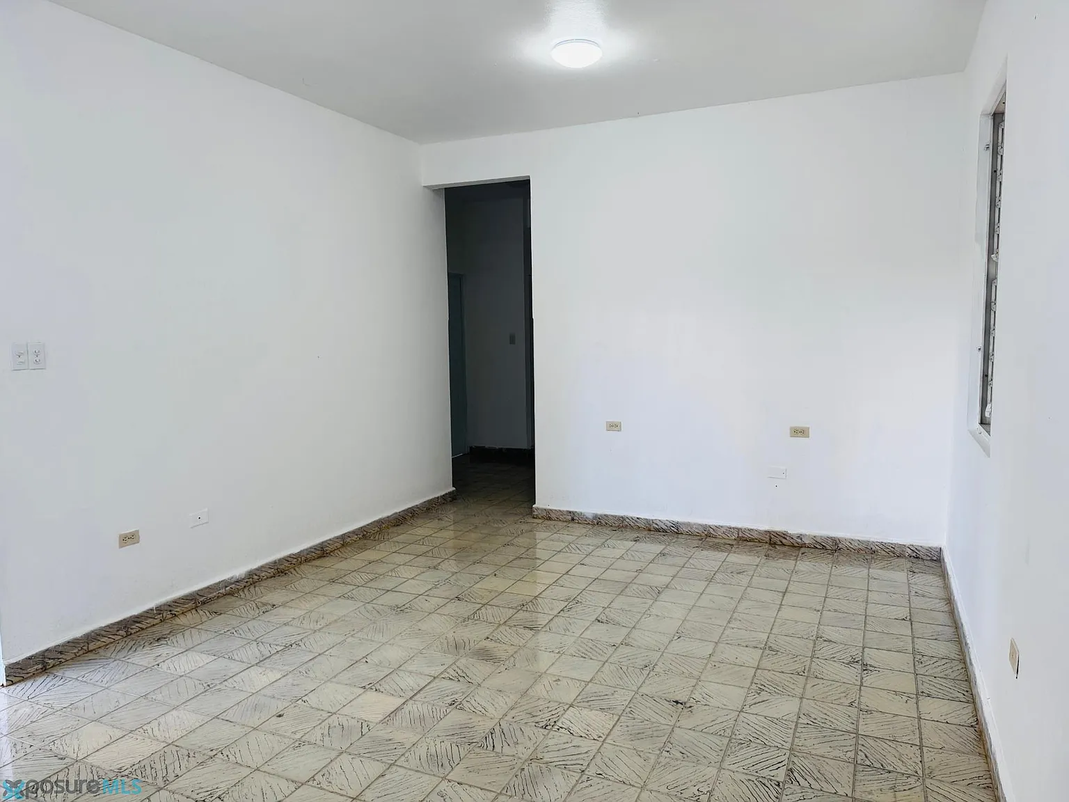 3 bed, 2.0 bath, 1000 sqft, $850 — Photo 4