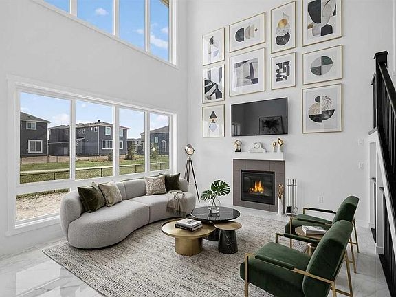 4th image of 115 W Chelsea Channel