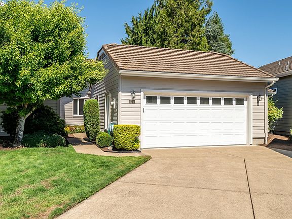 3rd image of 370 Magnolia Dr