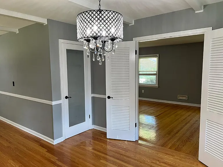1502 Lynn Way — Photo 7