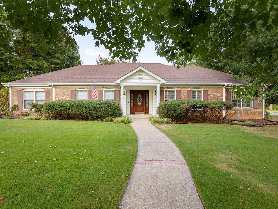 1st image of 2204 Chickasaw Dr