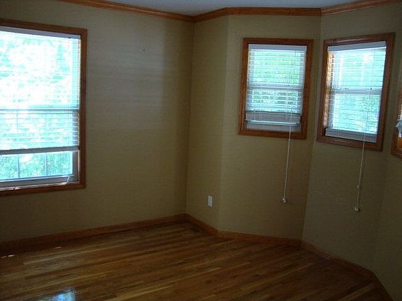 4th image of 1432 Eastview Dr