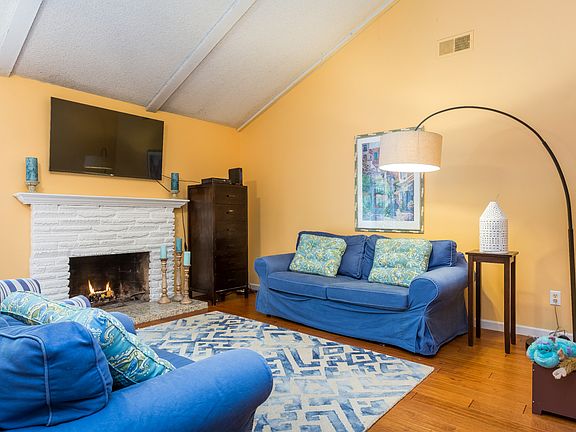 4th image of 6395 Farley Dr