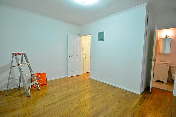 Rented by Keller Williams NYC | media 25