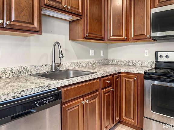 4th image of 16538 Victoria Crossing Dr Unit A