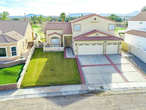 3rd image of 915 Beach Dr