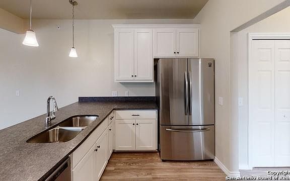 4th image of 1070 E Cedar St APT C