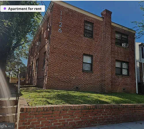 1126 48th Pl NE Photo 1