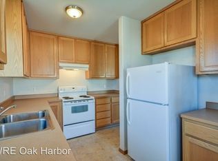 1301 NW Elwha St APT 201, Oak Harbor, WA 98277