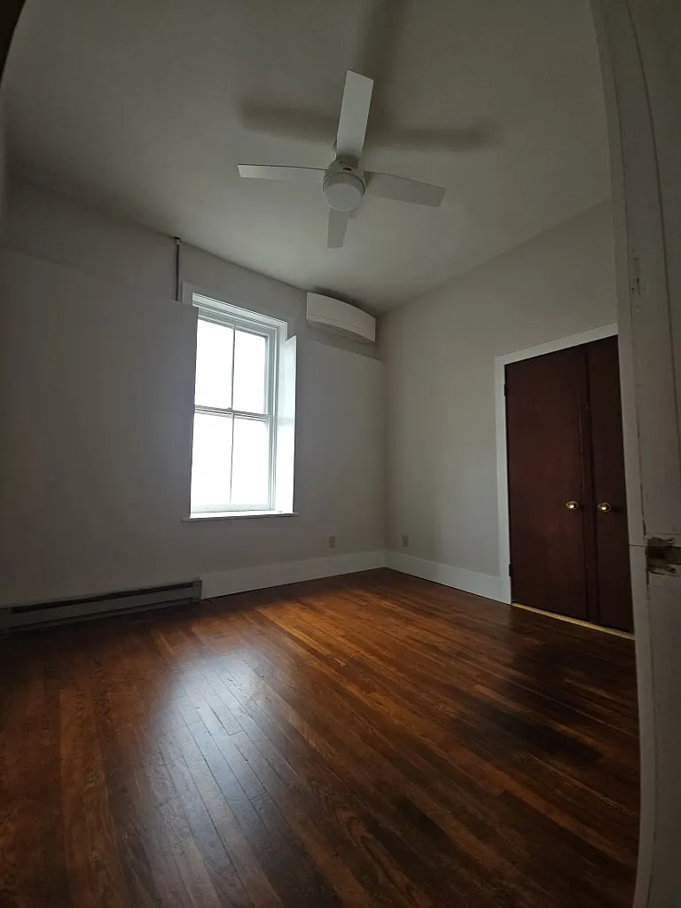 1 bed, $1,100 — Photo 4